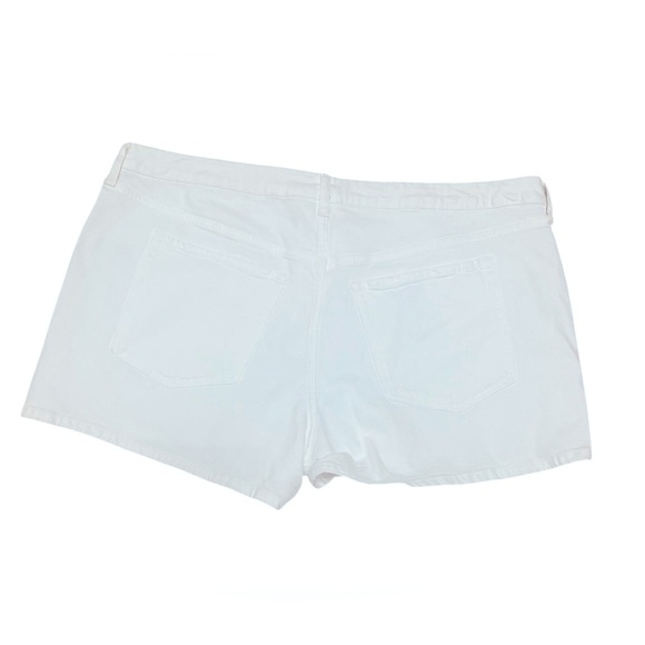 High.Rise OG straight plus size Women's white Shorts - Picture 3 of 5